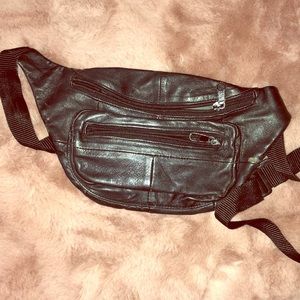 Vintage black fanny bag